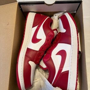 Mens Size 12 Nike Air Jordan 1 Low Cardinal Red Curry White Shoes 553558 607 New
